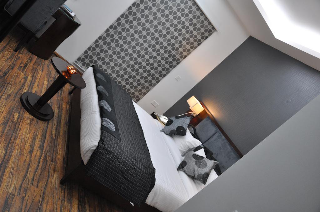 Hotel Prem Plaza Karnāl Kültér fotó
